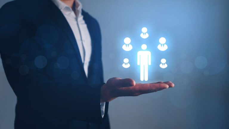 CRM in cloud che ti consente la connessione ovunque