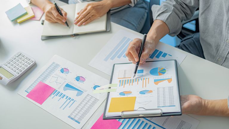 Dipendente di un'azienda utilizza i dati ricavati dal crm per acquisire nuovi clienti